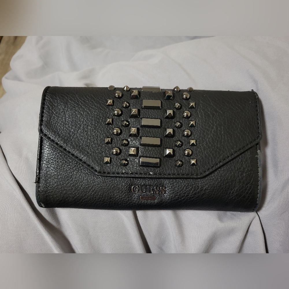 Guess Wallet - Picture 2 of 5